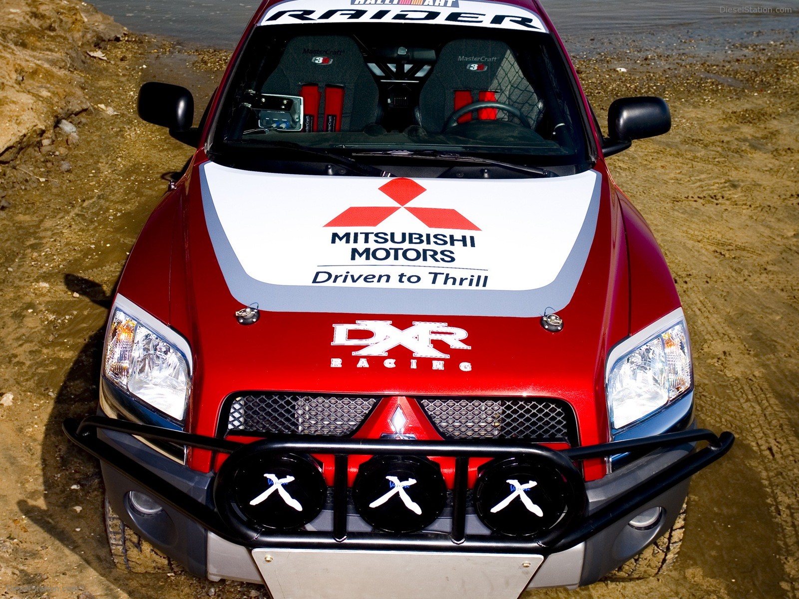 Mitsubishi Baja Raider